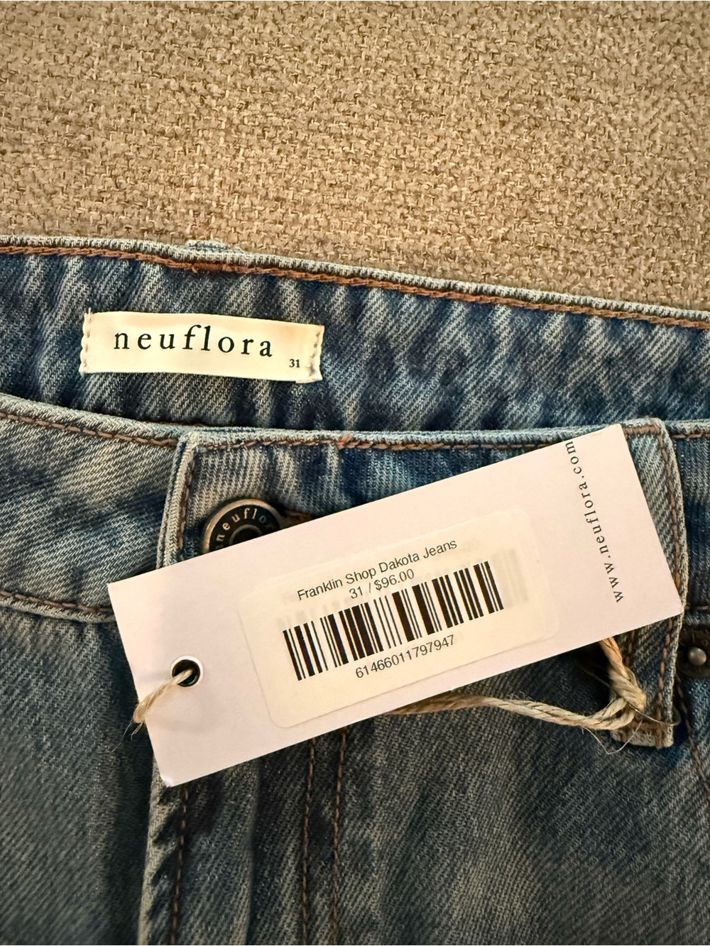Neuflora “Dakota” Cropped Women’s Jeans- NEW WITH TAGS - Picture 4 of 7